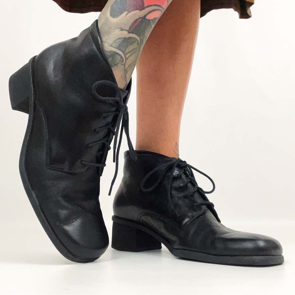 Vintage Leather Lace-Up Ankle Boots In Black | Size 8.5w